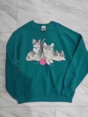 Vintage Cat Graphic Sweatshirt